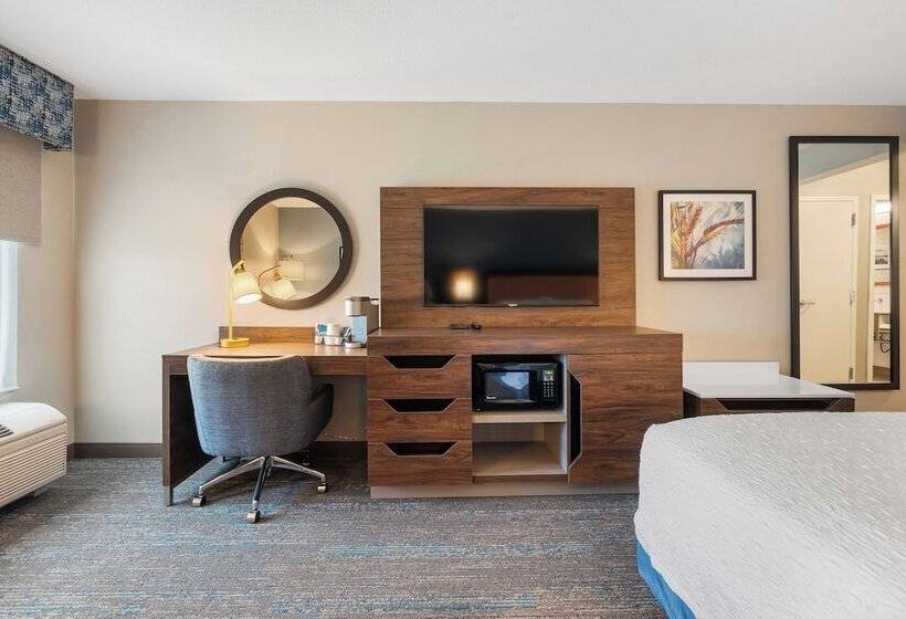 장애인을 위한 스탠다드 룸, Hampton Inn Ottawa