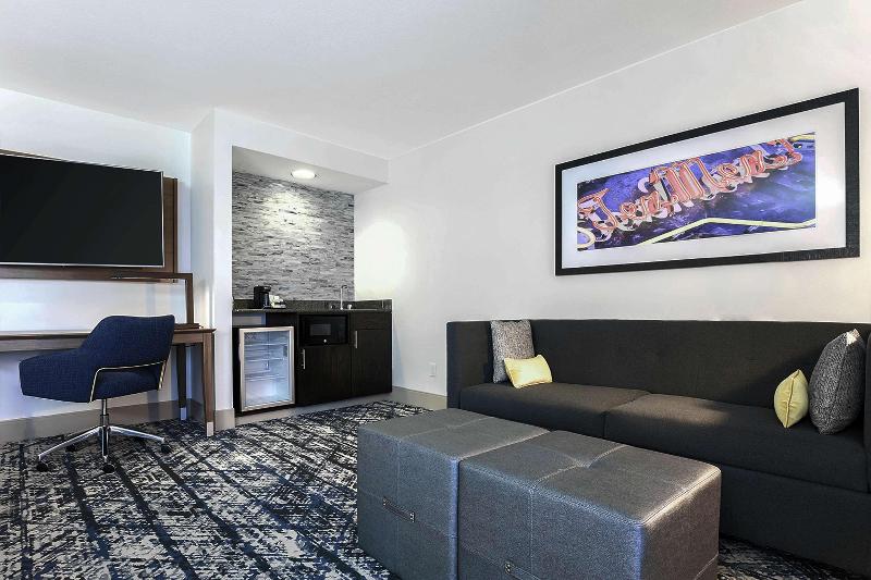 מיטת קינג בסוויטה, Hampton Inn & Suites Austindowntown/convention Center