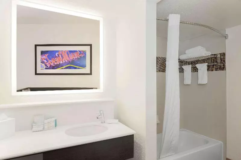 سوئیت با تخت بزرگ, Hampton Inn & Suites Austindowntown/convention Center