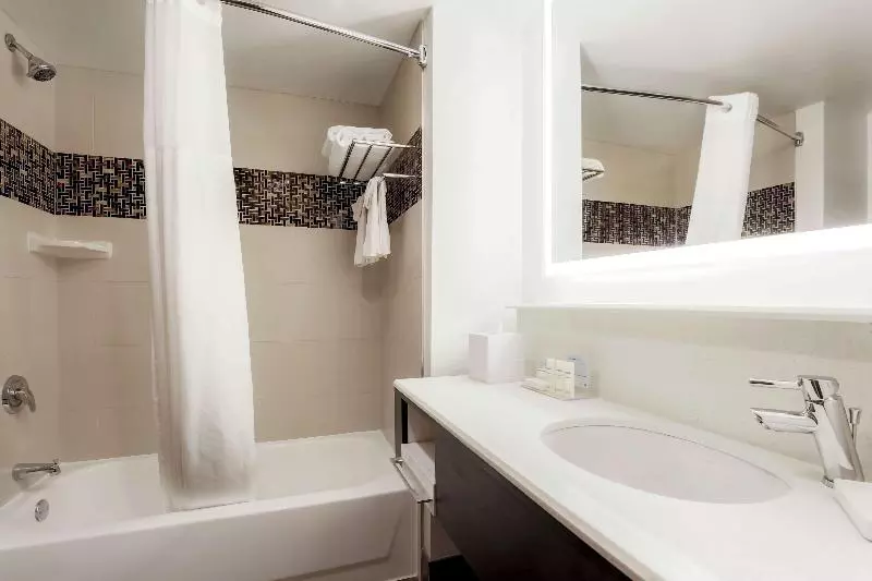 اتاق پرمیوم, Hampton Inn & Suites Austindowntown/convention Center