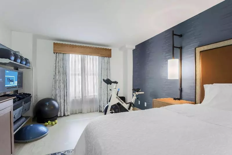 اتاق استاندارد با تخت بزرگ, Hampton Inn & Suites Austindowntown/convention Center
