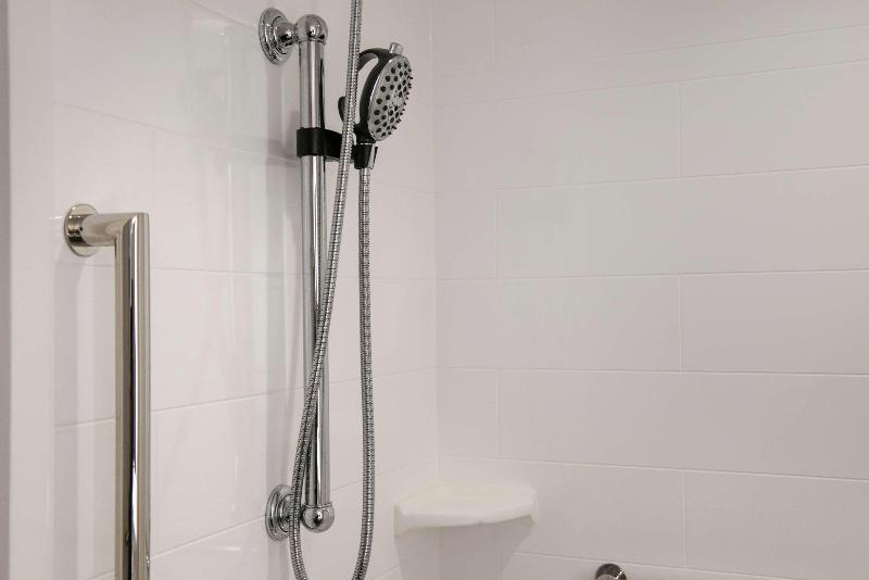 غرفة قياسية سرير كينج, Hampton Inn & Suites Legacy Parkfrisco