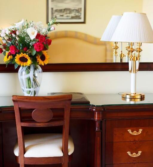 4인용 스탠다드 룸, Johanna Park