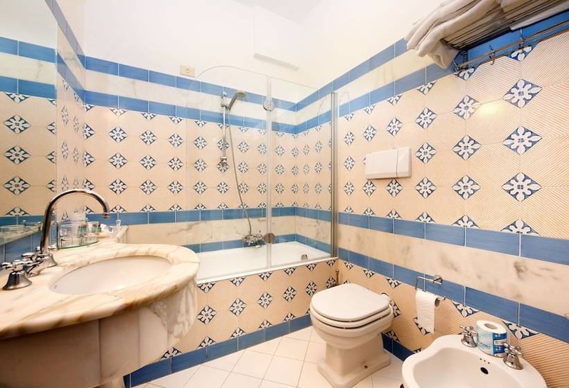 4인용 스탠다드 룸, Johanna Park