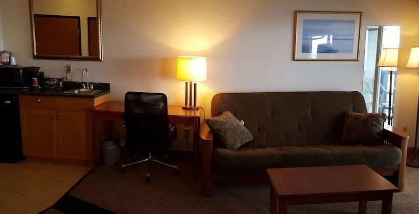 ファミリーステューディオ, Oceanfront Lodge