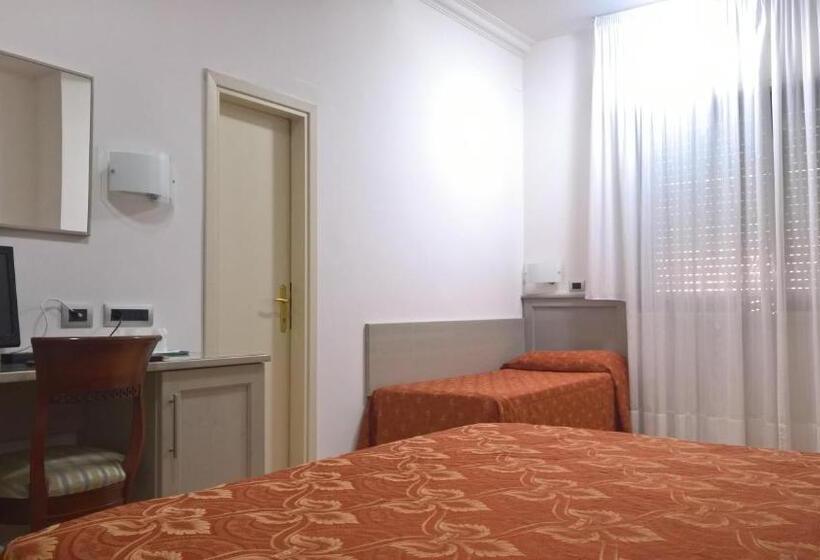 غرفة قياسية ثلاثية, Suisse