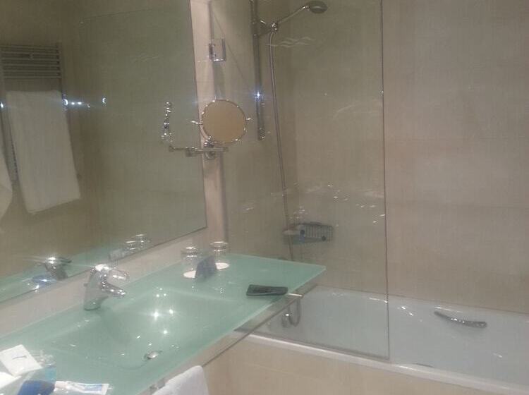 חדר סטנדרט, Tonfoni