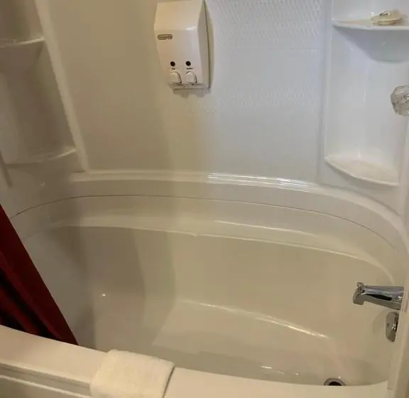 اتاق استاندارد با وان آب گرم, Lakeview