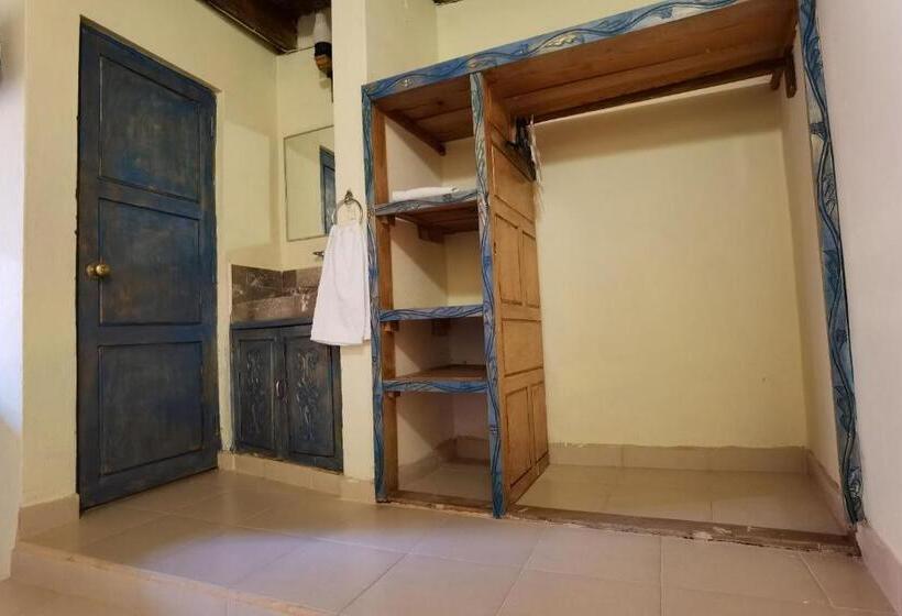 اتاق استاندارد, Capital Omesón De La Fragua