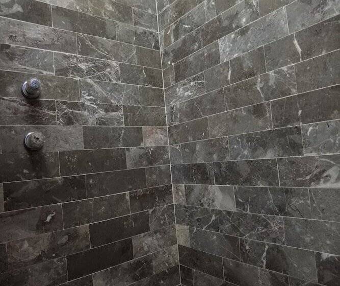 اتاق خانوادگی, Capital Omesón De La Fragua