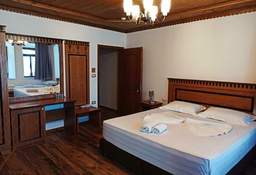 带泳池观景的豪华房, Praga