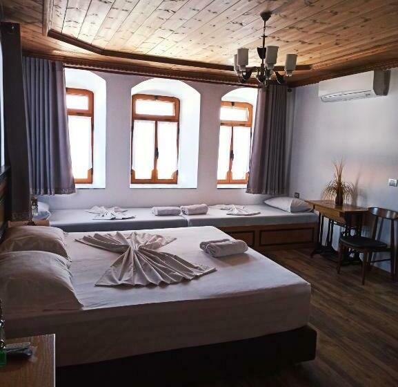 带泳池观景的豪华房, Praga