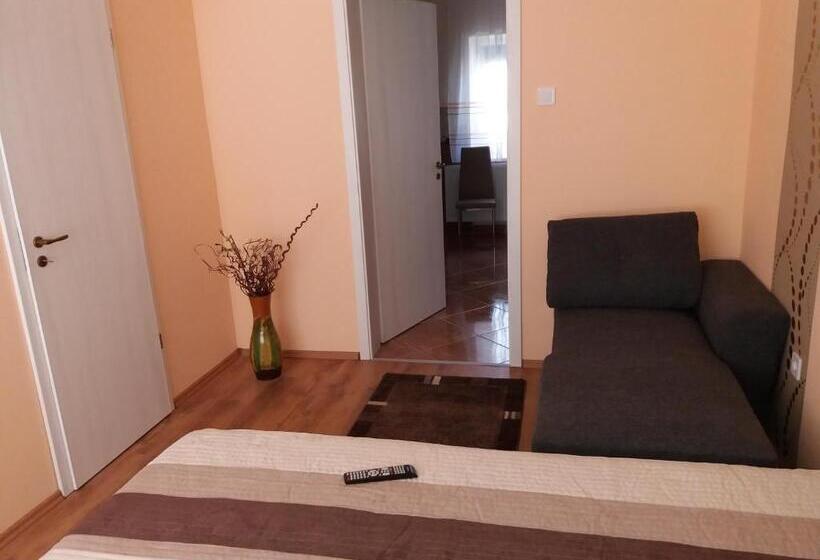 חדר סטנדרט, Ezüstfenyő Vendégház