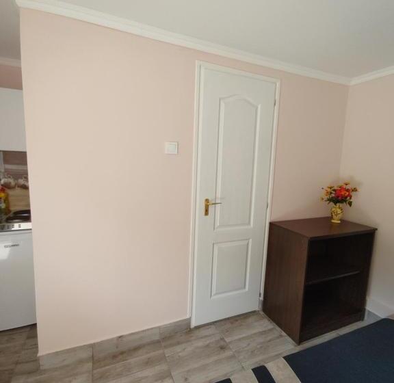 חדר סטנדרט, Ezüstfenyő Vendégház