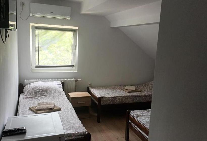 اتاق ساده سه‌ نفره, Apartmani Maja 2