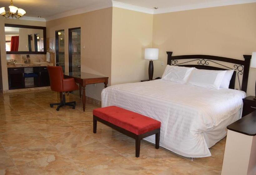 جناح جونيور, Hacienda San Juan Resort