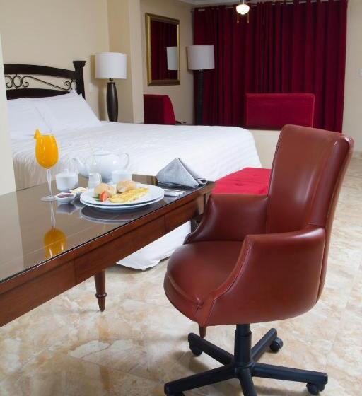 جناح جونيور, Hacienda San Juan Resort