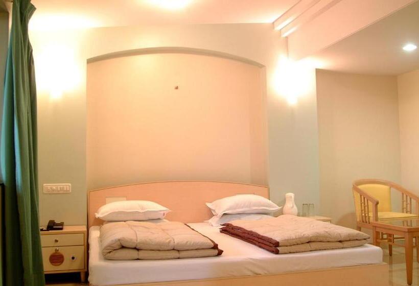 Medencére Néző Standard Szoba, Ravikiran Alibaug