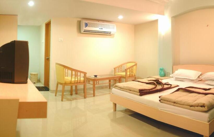 Medencére Néző Standard Szoba, Ravikiran Alibaug