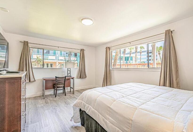 חדר קומפורט לשלושה, Sun Fun