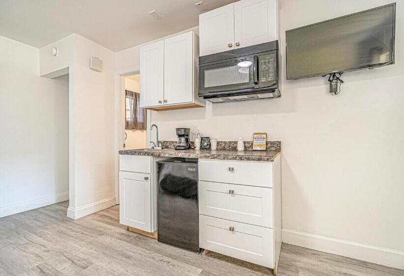 חדר סטודיו סטנדרד, Sun Fun