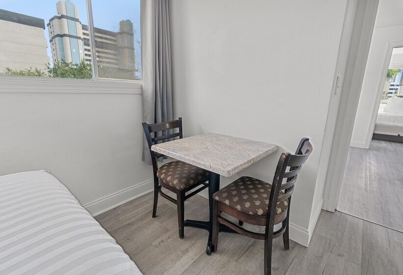 חדר סטודיו סטנדרד, Sun Fun