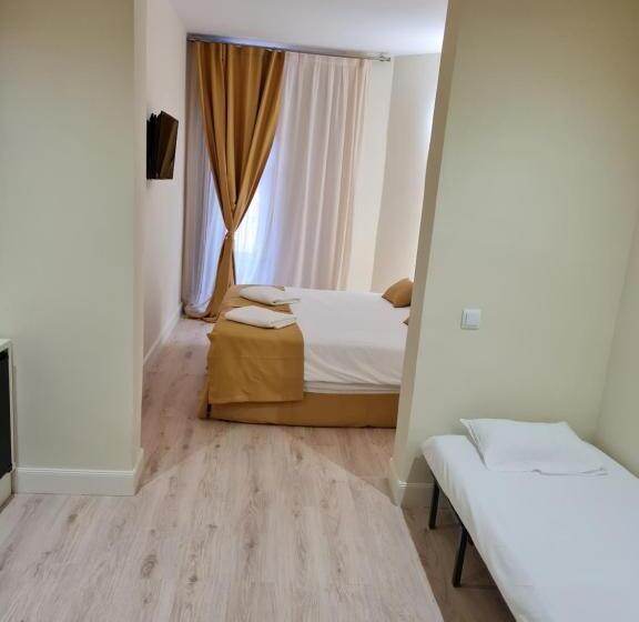 اتاق سوپریور سه تخته, Le Petit Paluopera