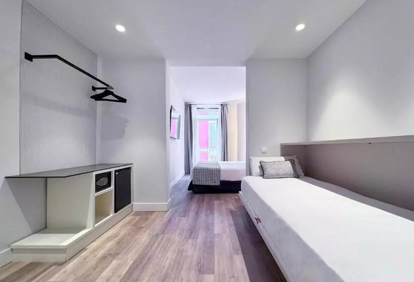 اتاق سوپریور سه تخته, Le Petit Paluopera