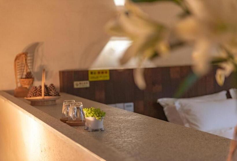 스탠다드 테라스 룸, Mohe Hostel