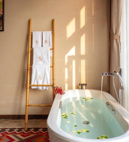 스탠다드 자쿠지 룸, Mohe Hostel