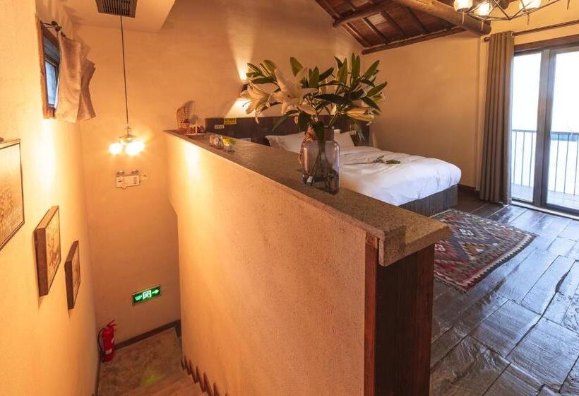 스탠다드 룸 산 전망, Mohe Hostel