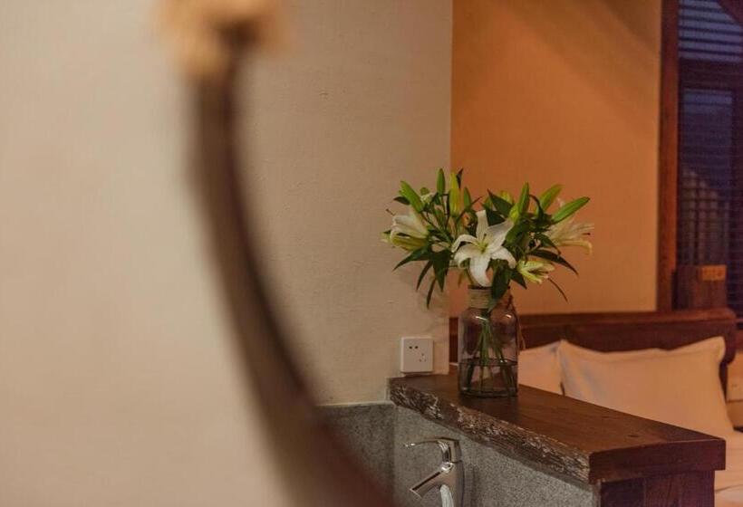 스탠다드 룸 산 전망, Mohe Hostel