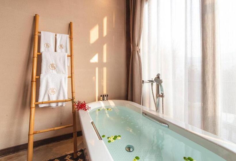 스탠다드 자쿠지 룸, Mohe Hostel