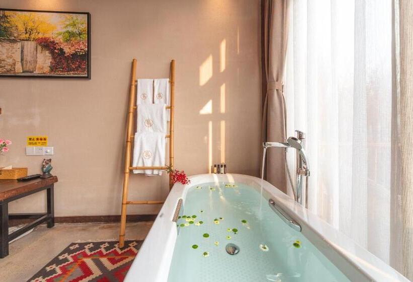 스탠다드 자쿠지 룸, Mohe Hostel