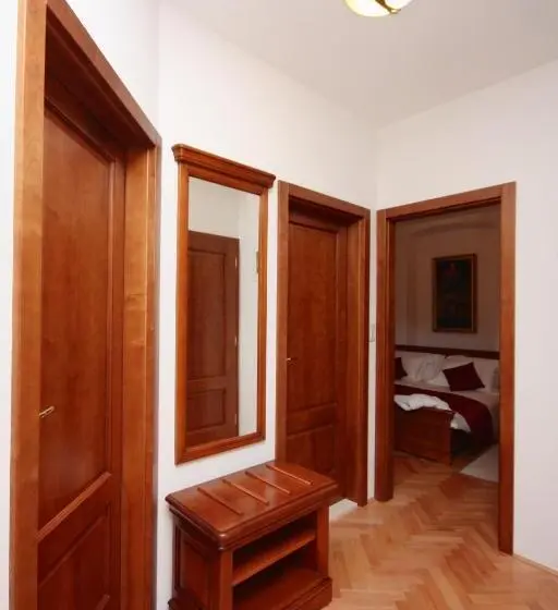 Standard Neljän Hengen Huone Merinäkymä, Rooms With A Swimming Pool Tisno, Murter   3219