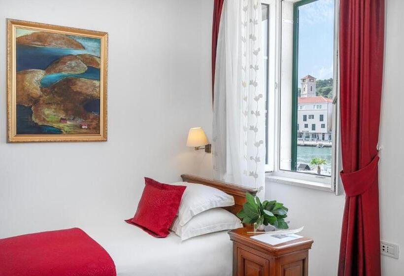 景色の見えるスタンダード４人部屋, Rooms With A Swimming Pool Tisno, Murter   3219