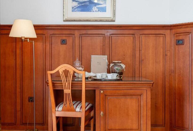 景色の見えるスタンダード４人部屋, Rooms With A Swimming Pool Tisno, Murter   3219