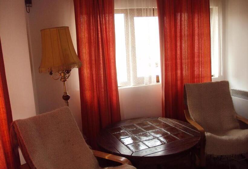 スイート, Pensiunea Trei Ponei