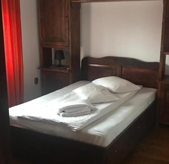 スイート, Pensiunea Trei Ponei