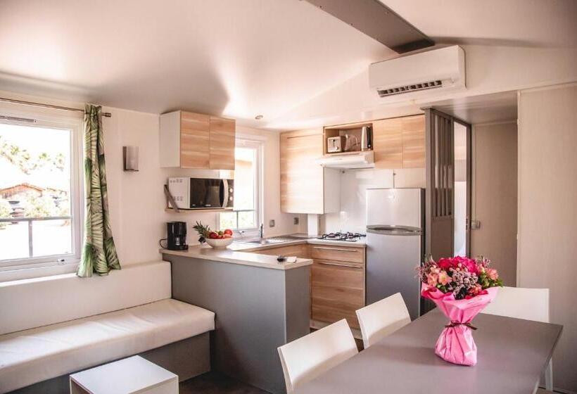 בונגלו משפחתי, Kon Tiki