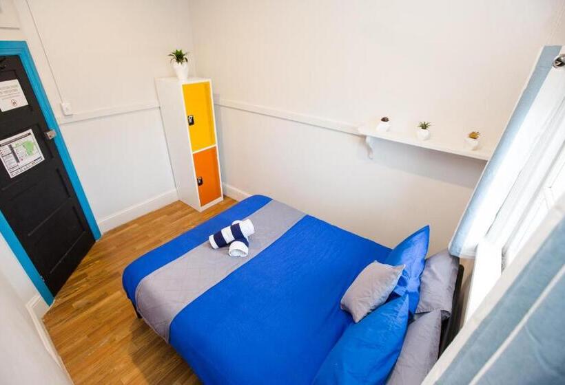 Quarto Estandar, Mad Monkey Central