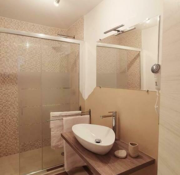 חדר סטנדרט עם מיטת קינג, Anna 1924