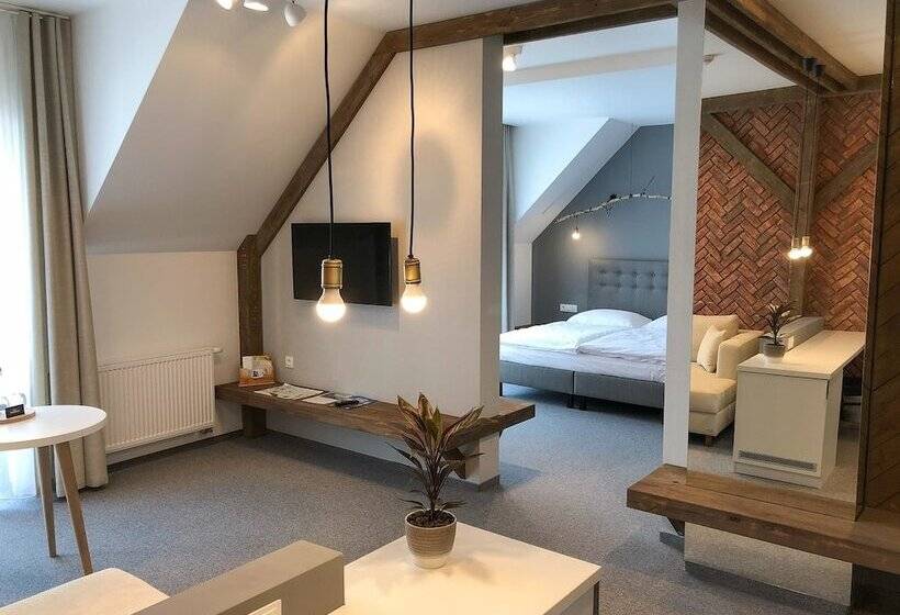 سوییت لوکس, Gorecznik