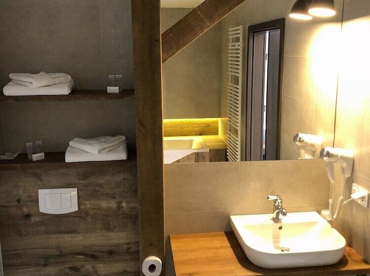 سوییت لوکس, Gorecznik