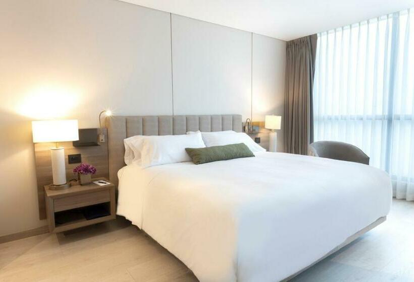 Deluxe Suite King Bed, York Luxury Suites Medellin By Preferred