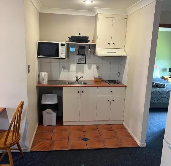 Апартаменты 2 Спальни, Asters On James Motor Inn