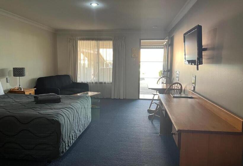 חדר דלוקס, Asters On James Motor Inn