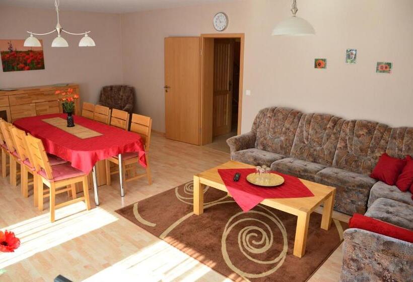 דירת חדר עם טרסה, Am Waldrand Spreewald