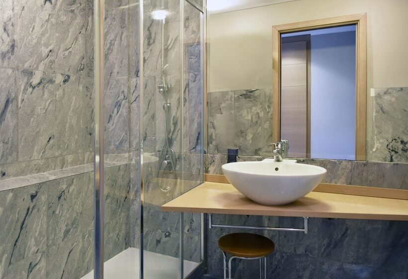 Номер Стандарт Трехместный, B&B HOTEL Milano Cologno Studios