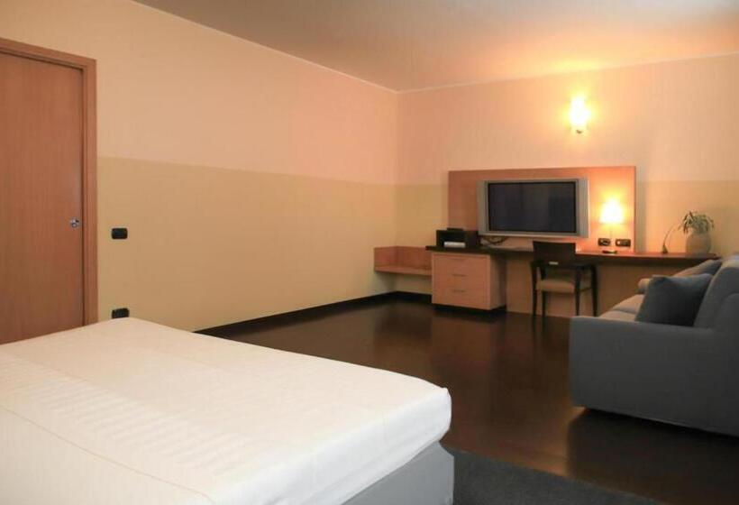 Люкс, B&B HOTEL Milano Cologno Studios
